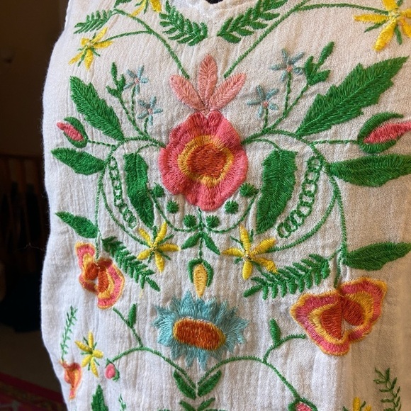 EVY’s Tree Beautiful Sleeveless Embroidered 100% Cotton Ruffled Tank Top Blouse - Picture 15 of 16